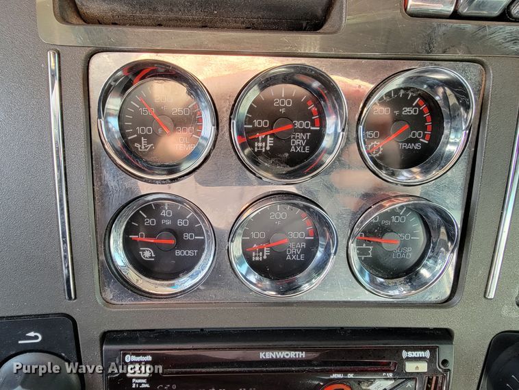 image for item LL9755 2016 Kenworth T680  semi truck