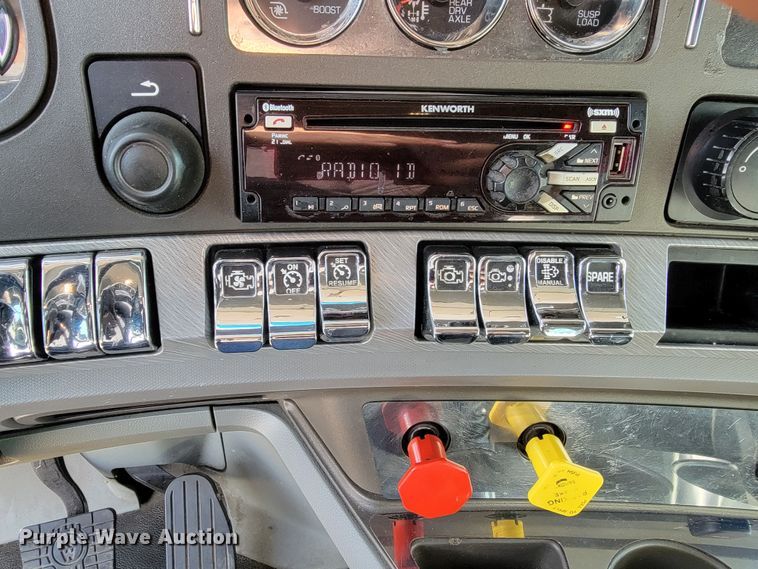 image for item LL9755 2016 Kenworth T680  semi truck