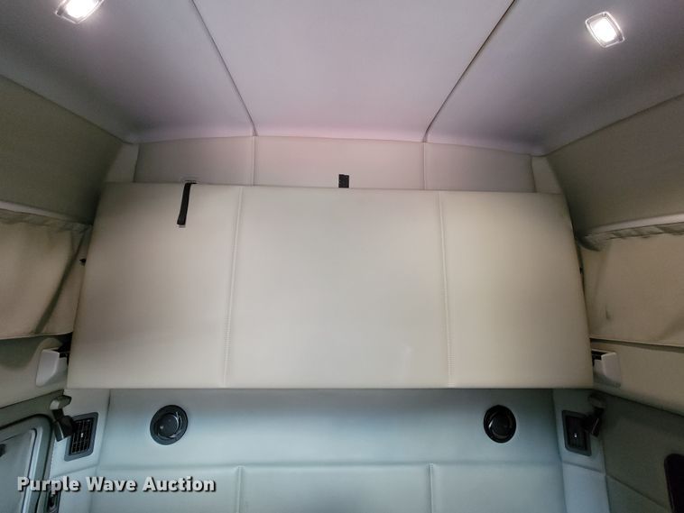 image for item LL9755 2016 Kenworth T680  semi truck