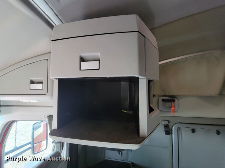 image for item LL9755 2016 Kenworth T680  semi truck