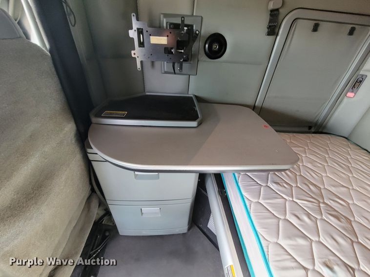 image for item LL9755 2016 Kenworth T680  semi truck