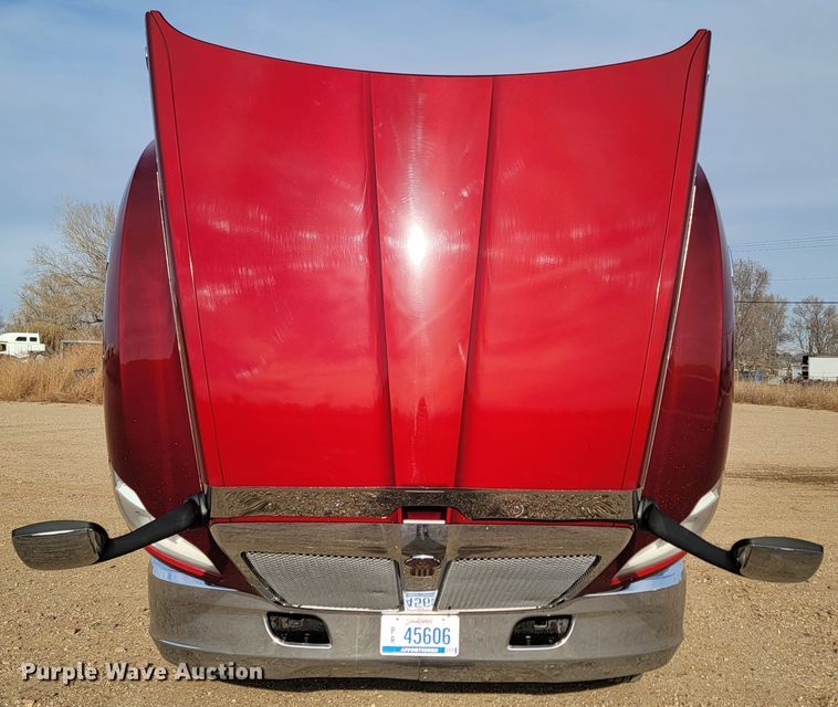 image for item LL9755 2016 Kenworth T680  semi truck