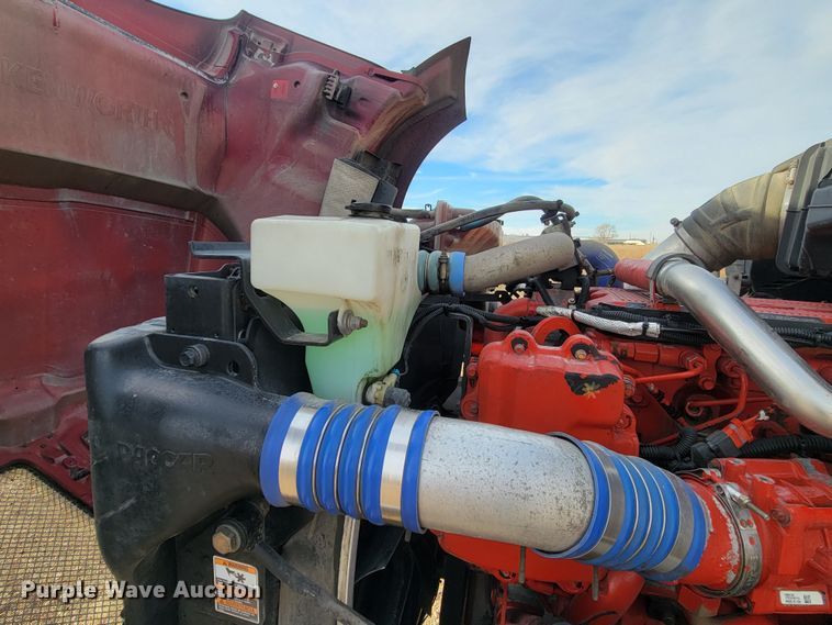 image for item LL9755 2016 Kenworth T680  semi truck