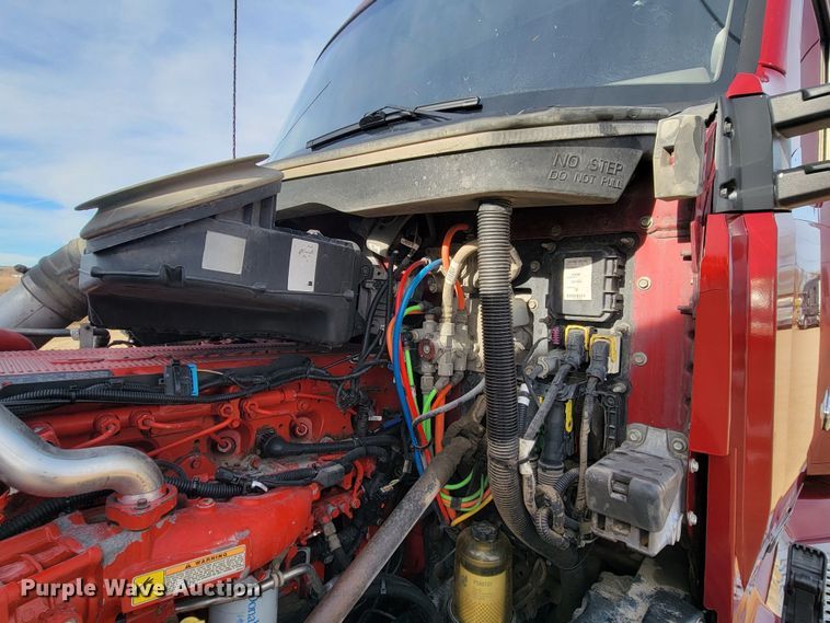 image for item LL9755 2016 Kenworth T680  semi truck