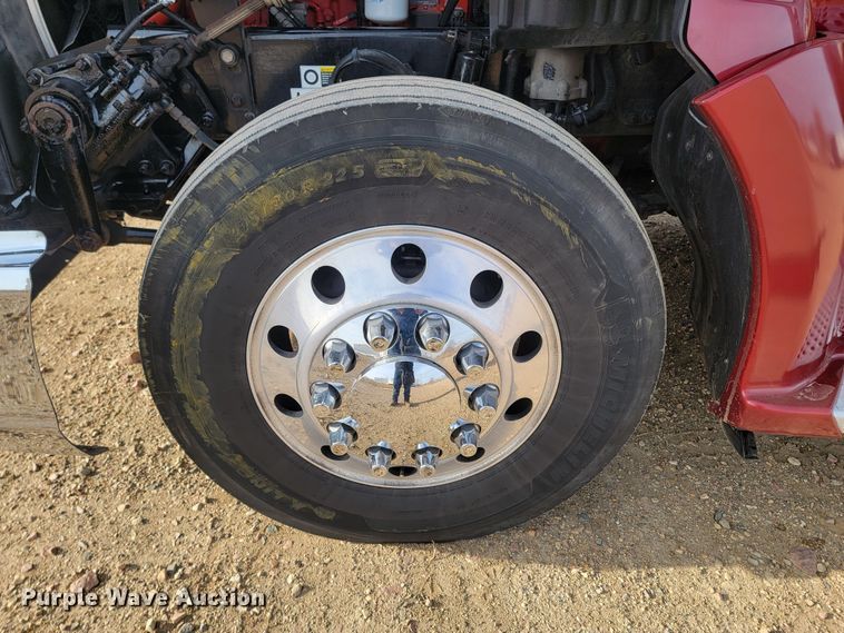 image for item LL9755 2016 Kenworth T680  semi truck