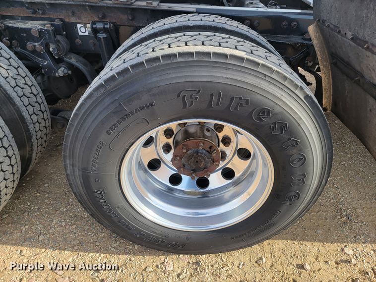 image for item LL9755 2016 Kenworth T680  semi truck