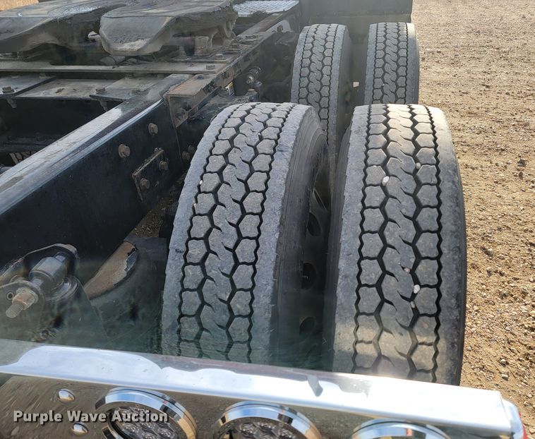 image for item LL9755 2016 Kenworth T680  semi truck