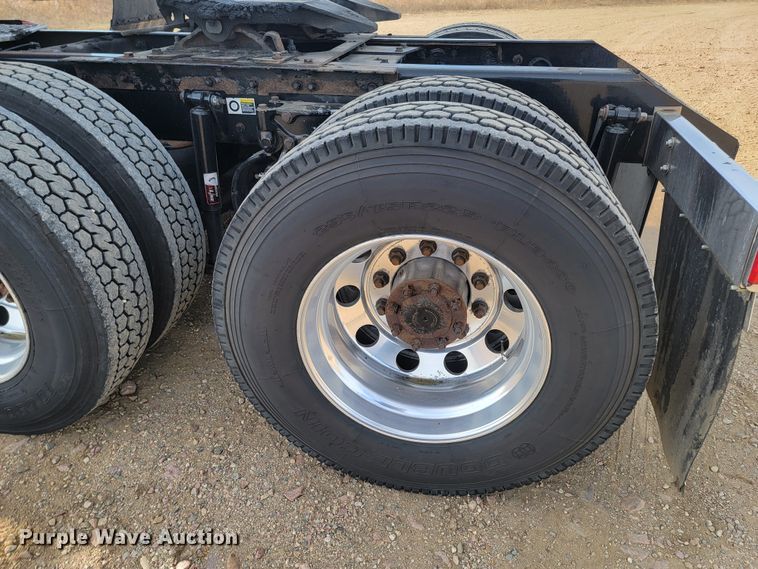 image for item LL9755 2016 Kenworth T680  semi truck