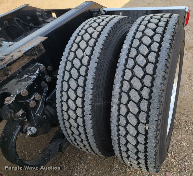 image for item LL9755 2016 Kenworth T680  semi truck