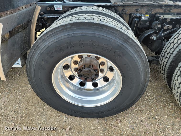 image for item LL9755 2016 Kenworth T680  semi truck