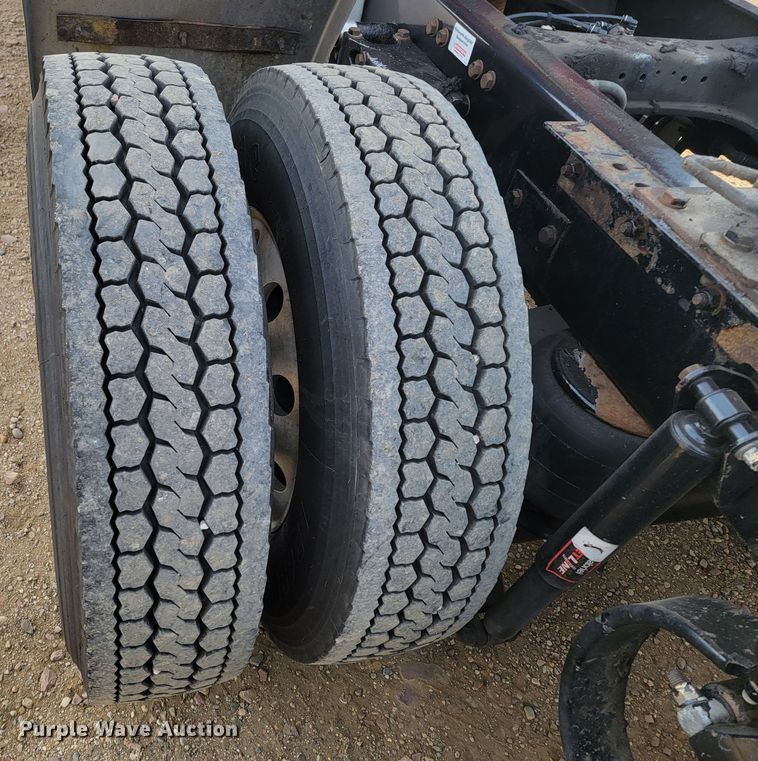 image for item LL9755 2016 Kenworth T680  semi truck