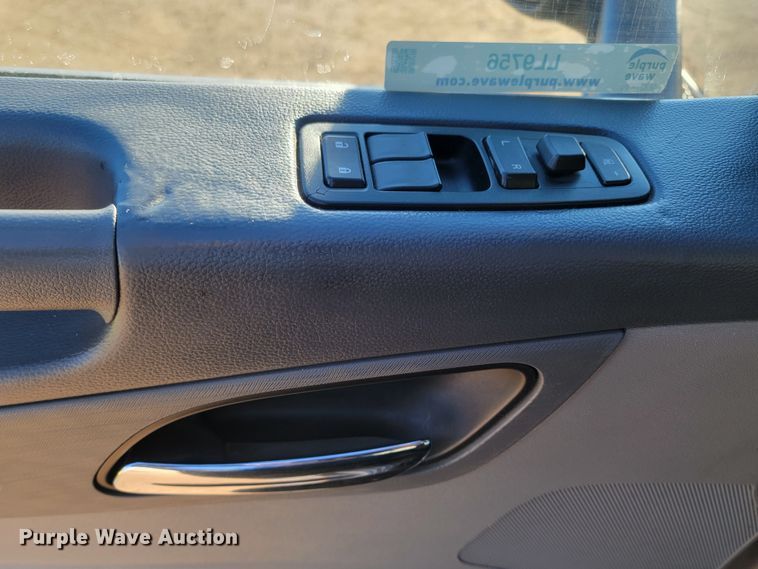 image for item LL9756 2015 Peterbilt 579 semi truck