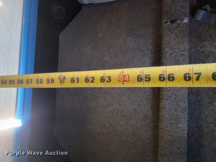 image for item LL9756 2015 Peterbilt 579 semi truck