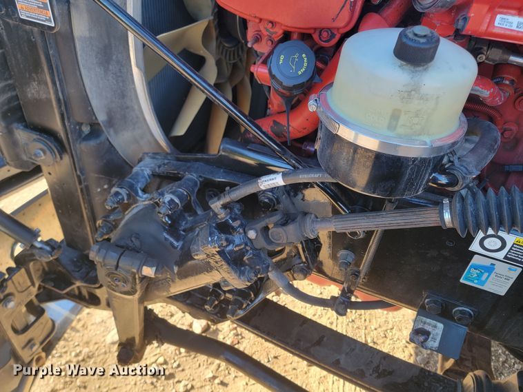 image for item LL9756 2015 Peterbilt 579 semi truck