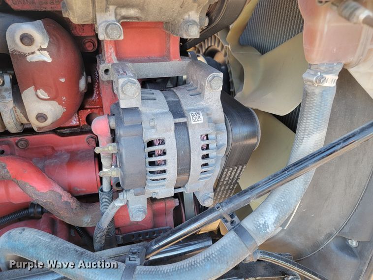 image for item LL9756 2015 Peterbilt 579 semi truck