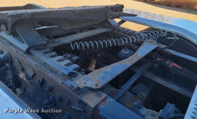 image for item LL9756 2015 Peterbilt 579 semi truck