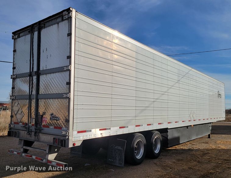 image for item LL9757 2016 Utility 300R refrigerated van trailer