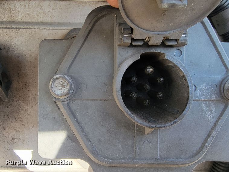 image for item LL9757 2016 Utility 300R refrigerated van trailer