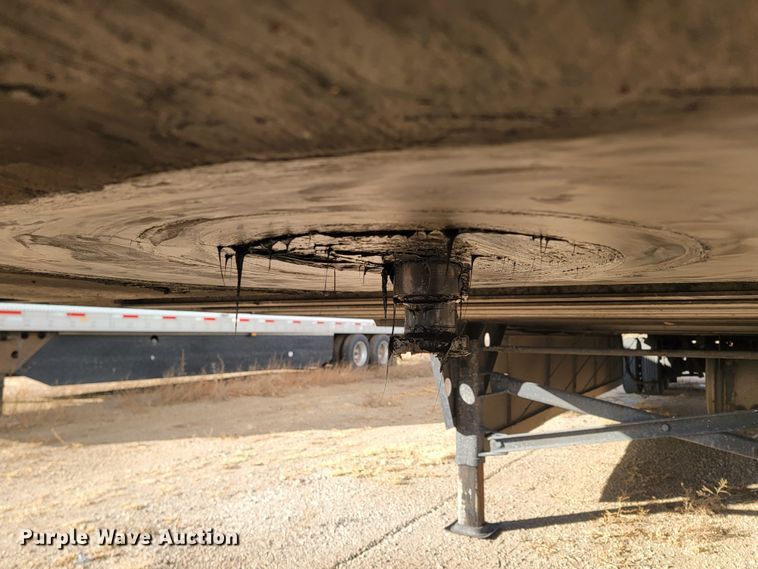 image for item LL9757 2016 Utility 300R refrigerated van trailer