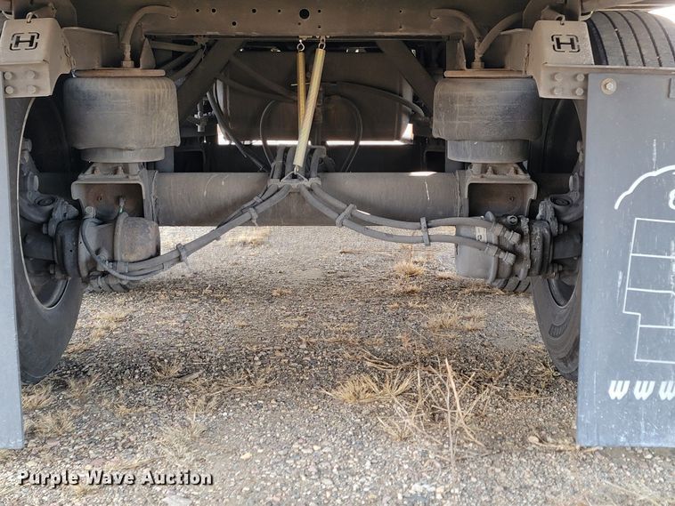 image for item LL9757 2016 Utility 300R refrigerated van trailer