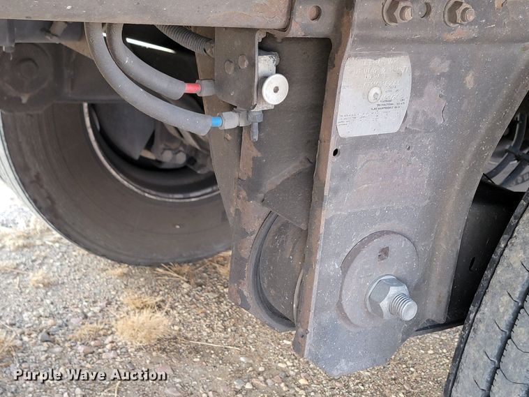 image for item LL9757 2016 Utility 300R refrigerated van trailer