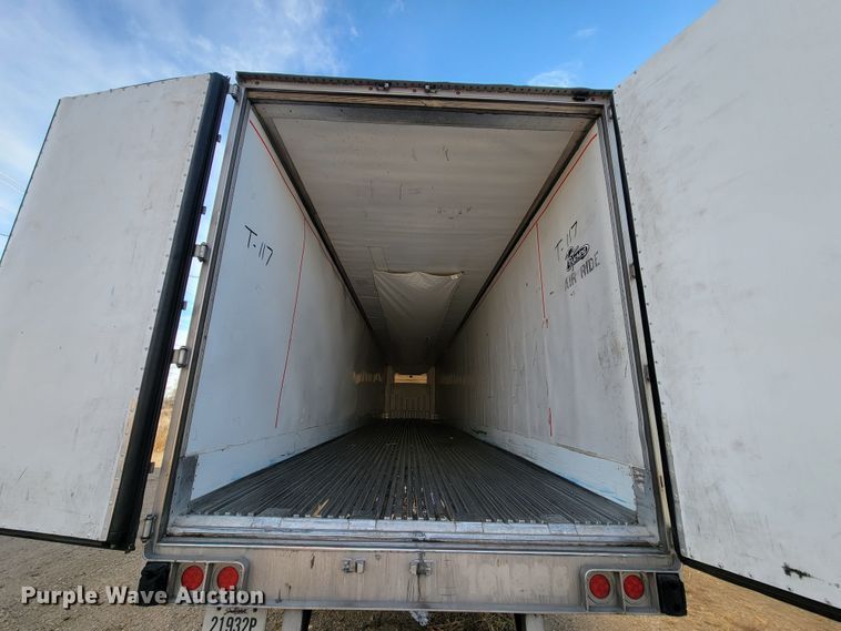 image for item LL9757 2016 Utility 300R refrigerated van trailer