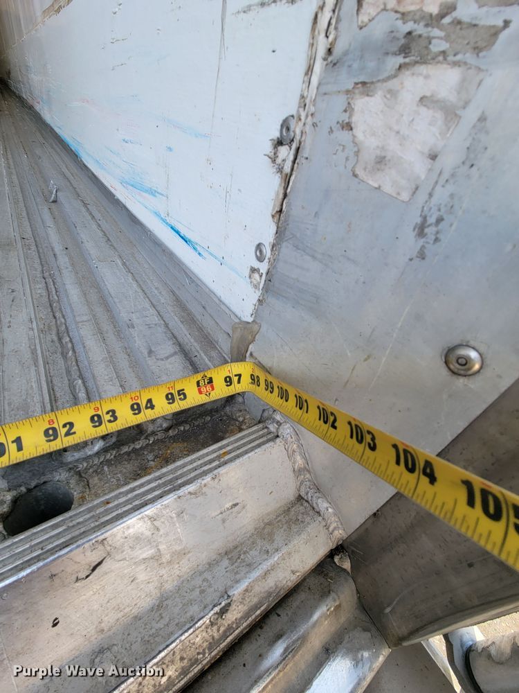 image for item LL9757 2016 Utility 300R refrigerated van trailer