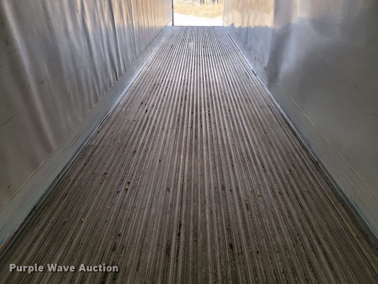 image for item LL9757 2016 Utility 300R refrigerated van trailer