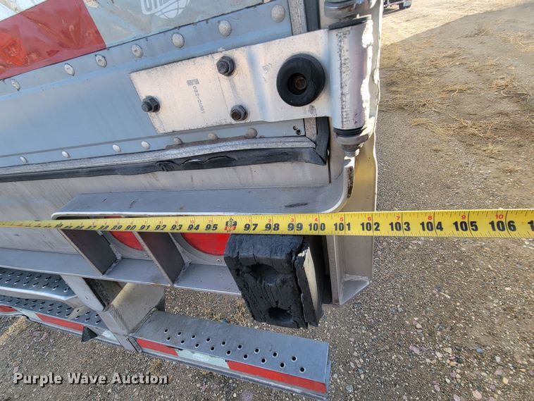 image for item LL9757 2016 Utility 300R refrigerated van trailer