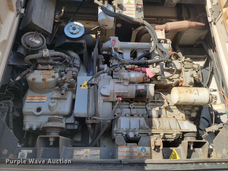 image for item LL9757 2016 Utility 300R refrigerated van trailer