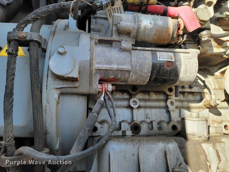 image for item LL9757 2016 Utility 300R refrigerated van trailer