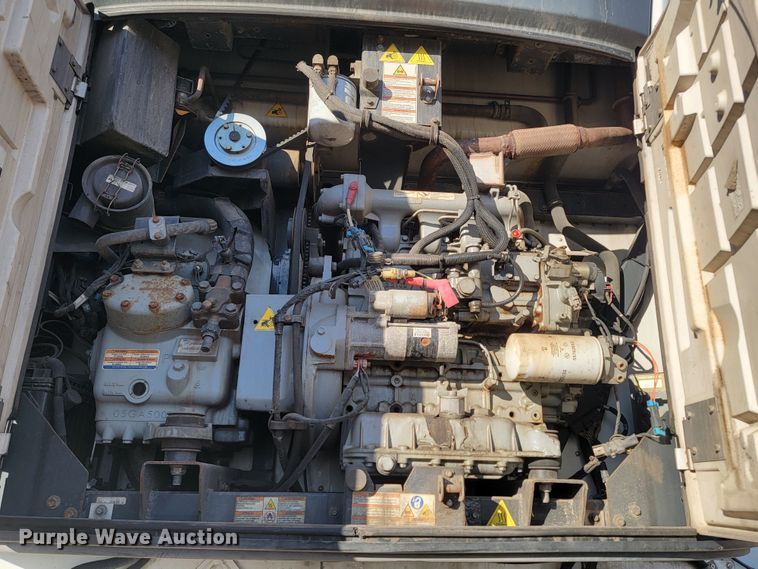 image for item LL9757 2016 Utility 300R refrigerated van trailer