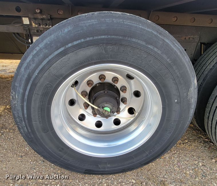 image for item LL9757 2016 Utility 300R refrigerated van trailer