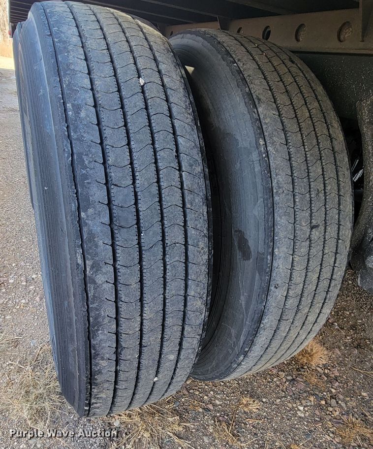 image for item LL9757 2016 Utility 300R refrigerated van trailer