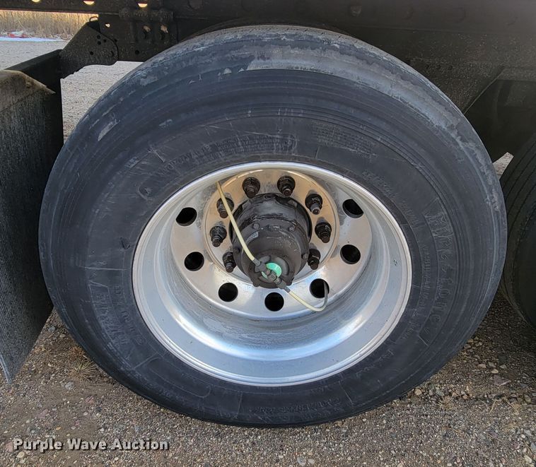 image for item LL9757 2016 Utility 300R refrigerated van trailer