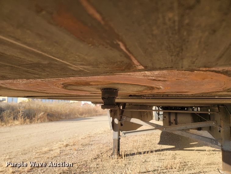 image for item LL9758 2014 Utility 3000R refrigerated van trailer