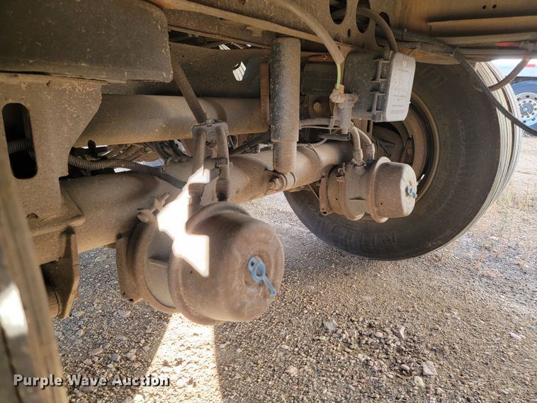 image for item LL9758 2014 Utility 3000R refrigerated van trailer