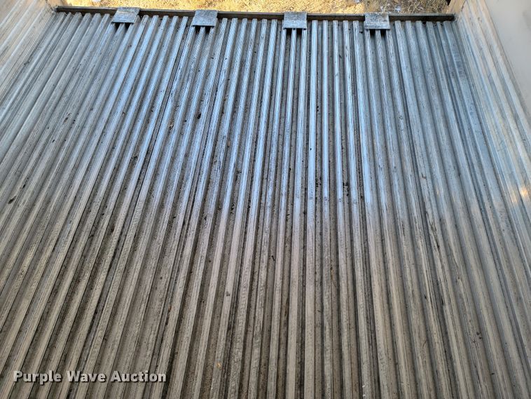 image for item LL9758 2014 Utility 3000R refrigerated van trailer