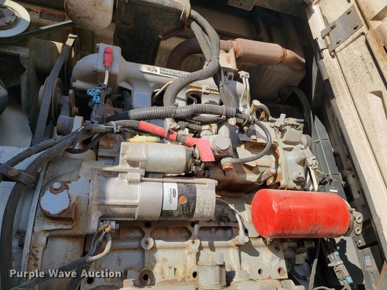 image for item LL9758 2014 Utility 3000R refrigerated van trailer