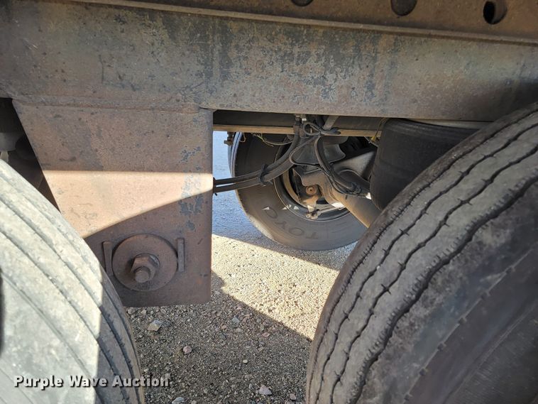 image for item LL9759 2014 Utility 300R refrigerated van trailer