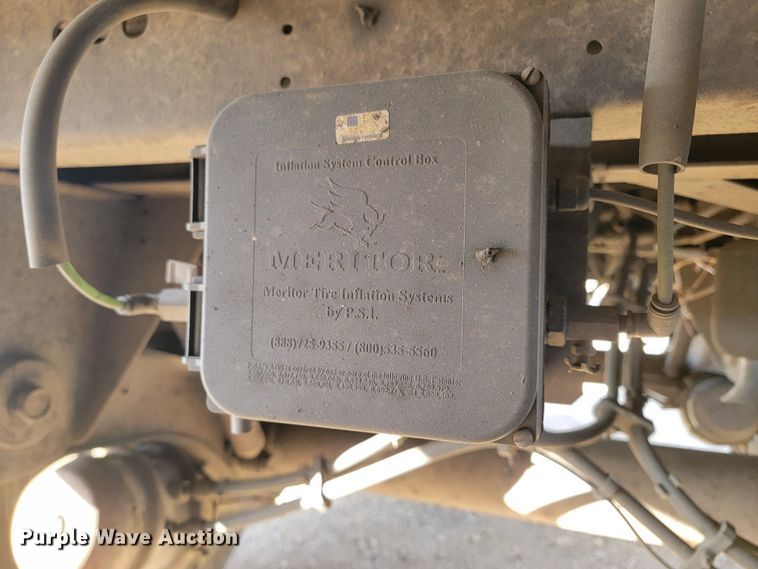 image for item LL9759 2014 Utility 300R refrigerated van trailer