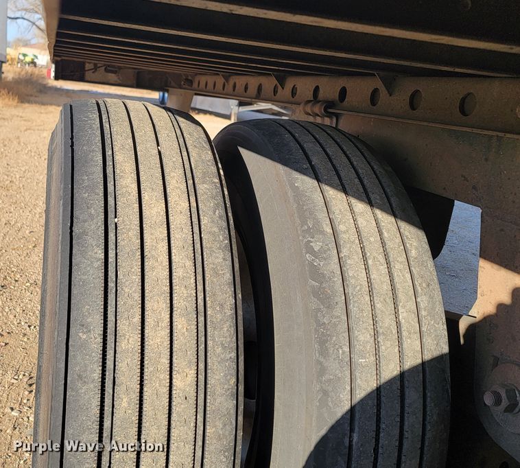 image for item LL9759 2014 Utility 300R refrigerated van trailer