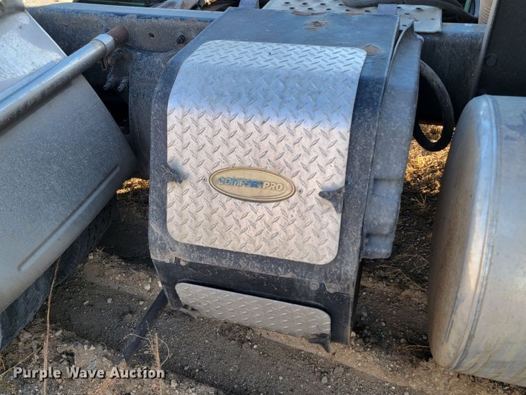 image for item LL9760 2015 Freightliner Cascadia semi truck