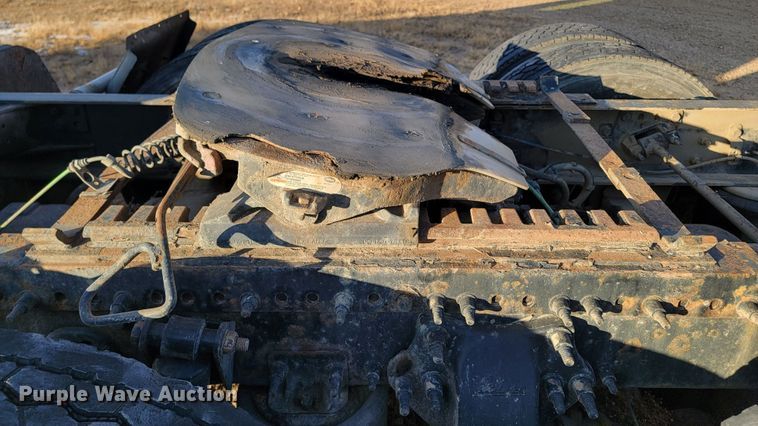 image for item LL9760 2015 Freightliner Cascadia semi truck