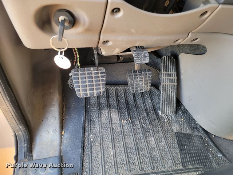 image for item LL9760 2015 Freightliner Cascadia semi truck