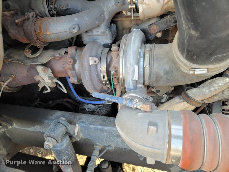 image for item LL9760 2015 Freightliner Cascadia semi truck