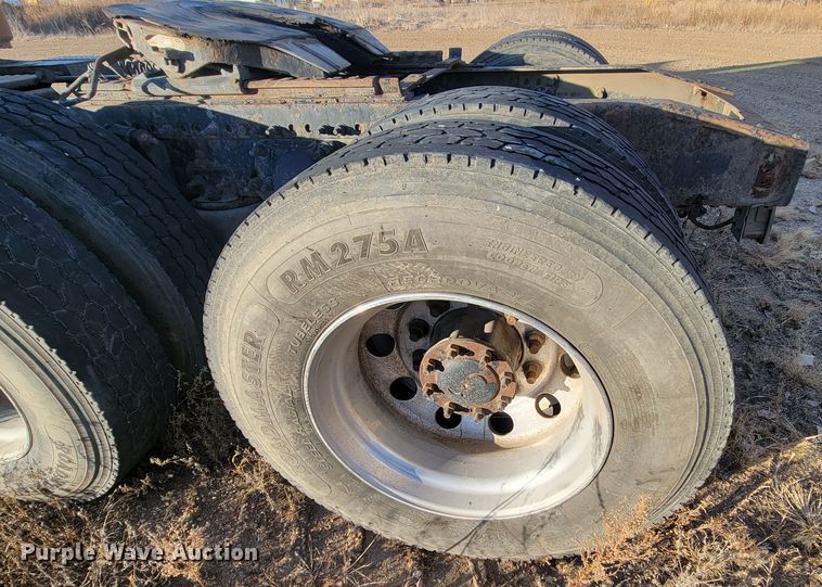 image for item LL9760 2015 Freightliner Cascadia semi truck