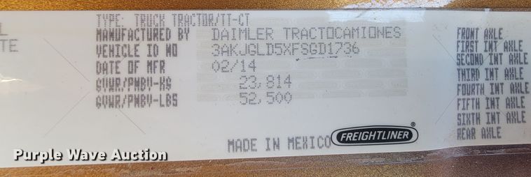 image for item LL9760 2015 Freightliner Cascadia semi truck