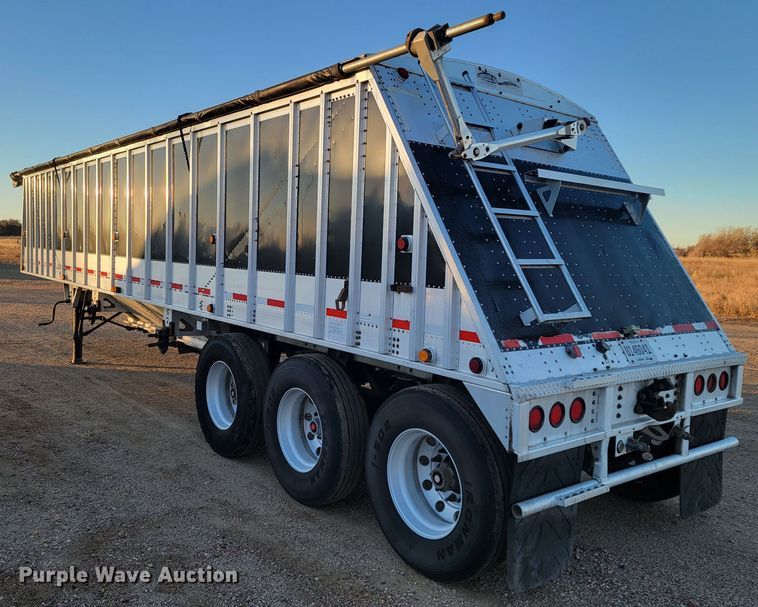 image for item LL9761 2008 Cornhusker grain trailer