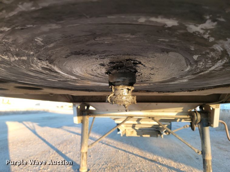 image for item LL9761 2008 Cornhusker grain trailer